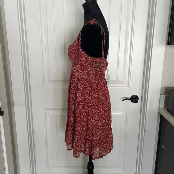 Princess Polly Red Sundress with Spaghetti Straps and Sleeveless Design - Picture 5 of 10